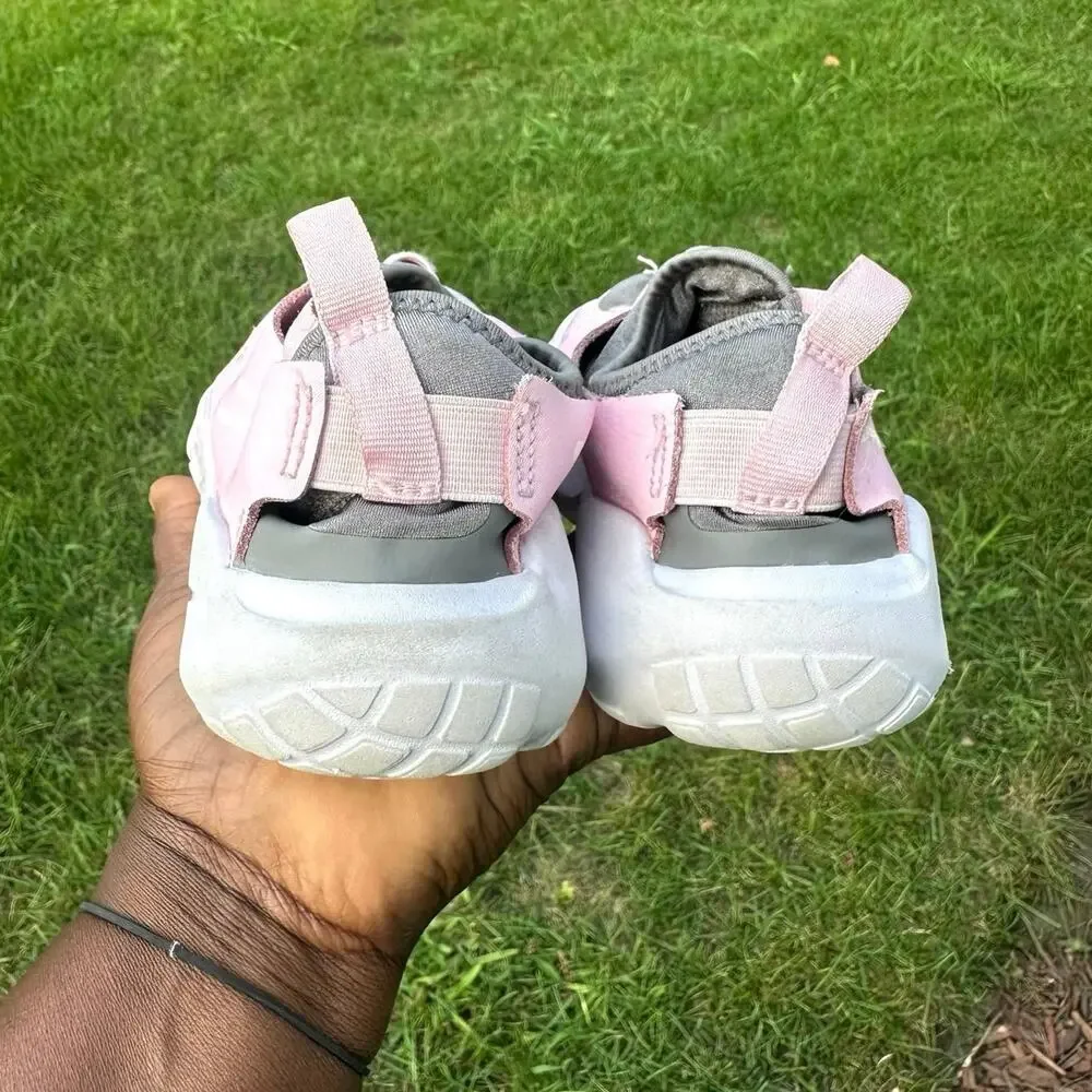 Nike Kids' Flex Runner 2 Sneaker‎ Size 3Y Pink Shoes